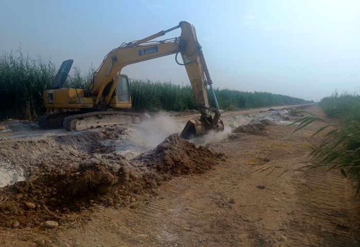 انجام عملیات بازسازی و بهسازی کانال G4 در شبکه آبیاری گتوند انجام عملیات بازسازی و بهسازی کانال G4 در شبکه آبیاری گتوند